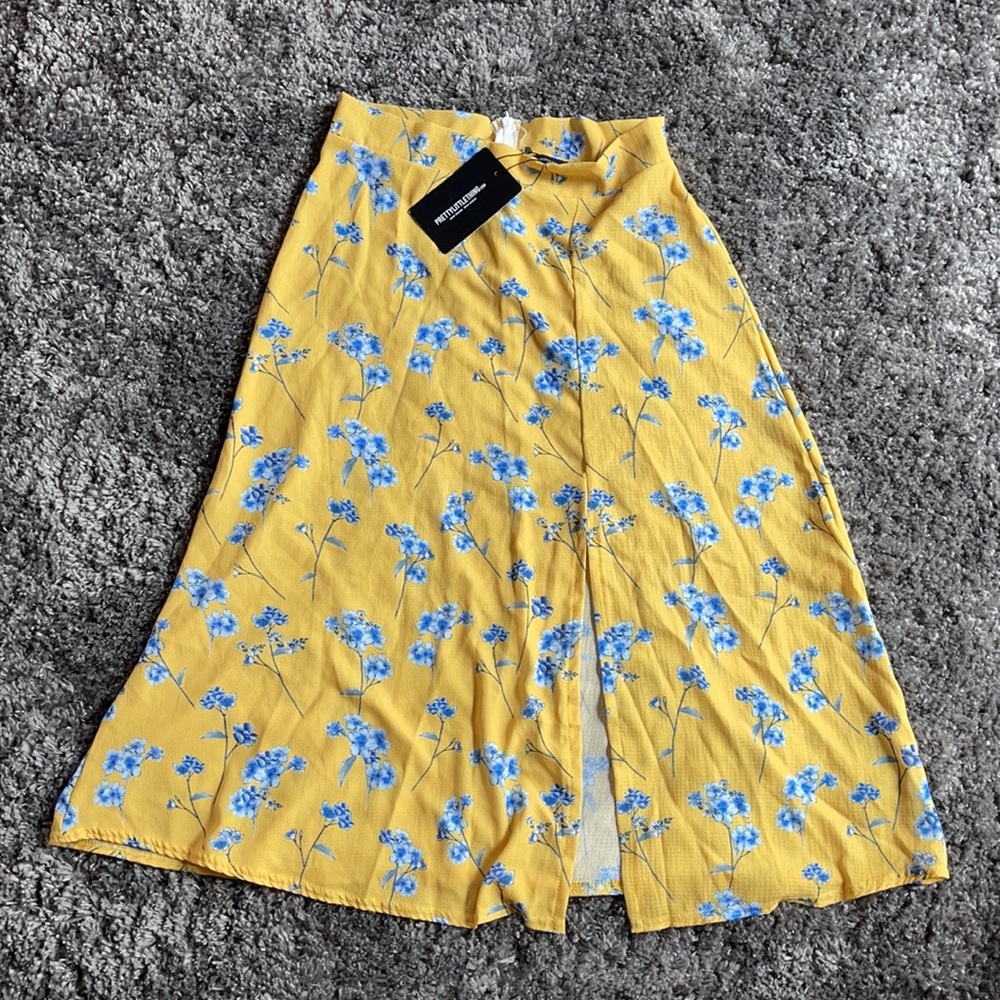 PrettyLittleThing Floral Side Split Maxi Skirt